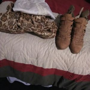 Leopard bag tan long sleeve shirt and brown boots